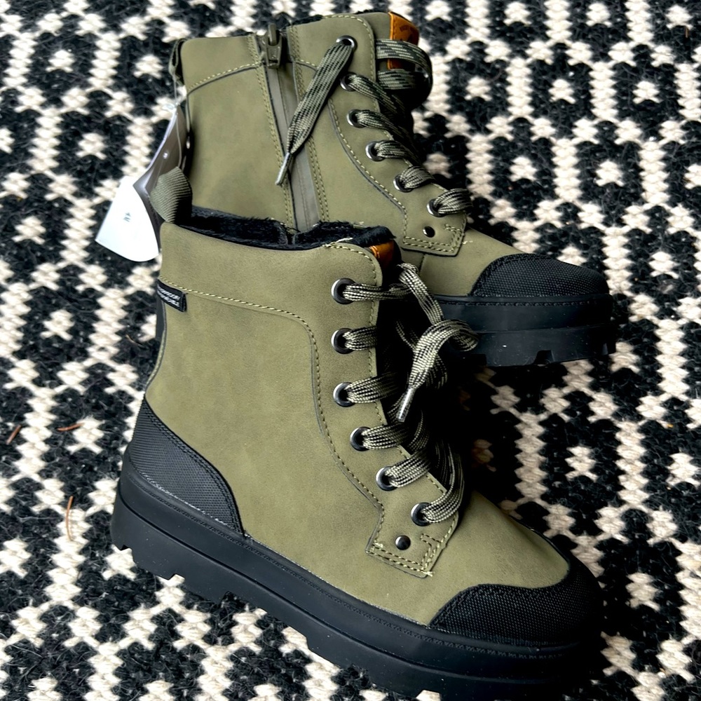 SOLD——-Waterproof khaki boots size 1